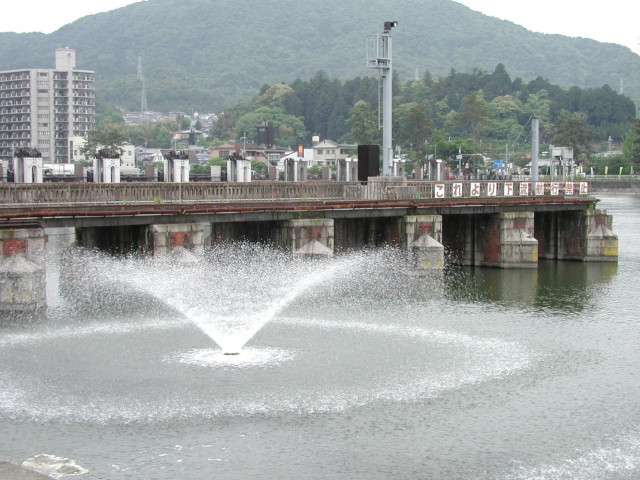 瀬田川洗堰 | 滋賀県観光情報［公式観光サイト］滋賀・びわ湖のすべて